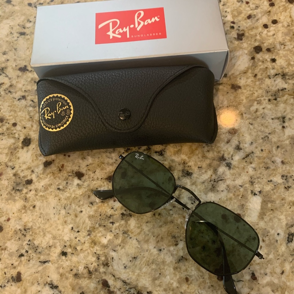 Hexagonal flat lense Ray-Bans